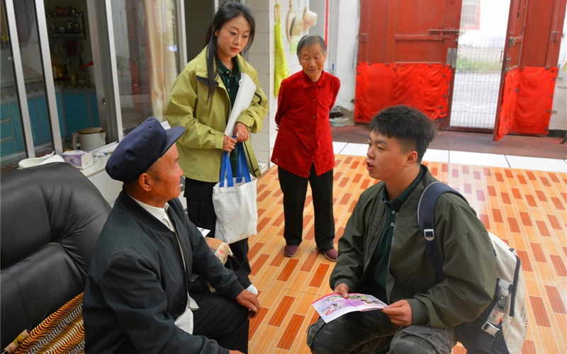 青春三下鄉(xiāng)∣推普入鄉(xiāng)村 同音筑夢(mèng)行