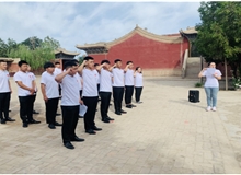 “緬懷先烈，瞻仰紅色文化”