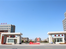 學(xué)院東門(mén)